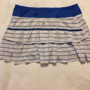 Lululemon white and blue ruffle skirt size 4